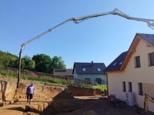 Zemní práce a rovnání svahu
